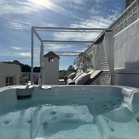 Rooftop Oasis At Ocean Point Calahonda - Just Few Steps Away From The Beach, Restaurants & Shops Sitio de Calahonda