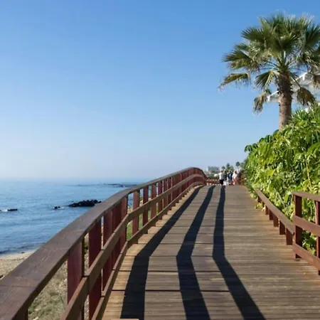 Rooftop Oasis At Ocean Point Calahonda - Just Few Steps Away From The Beach, Restaurants & Shops Apartment