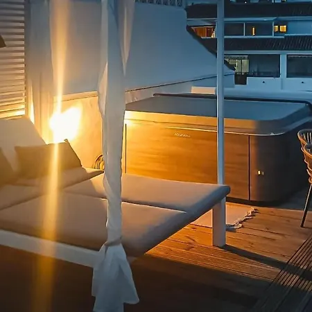 Apartment Rooftop Oasis At Ocean Point Calahonda - Just Few Steps Away From The Beach, Restaurants & Shops Sitio de Calahonda