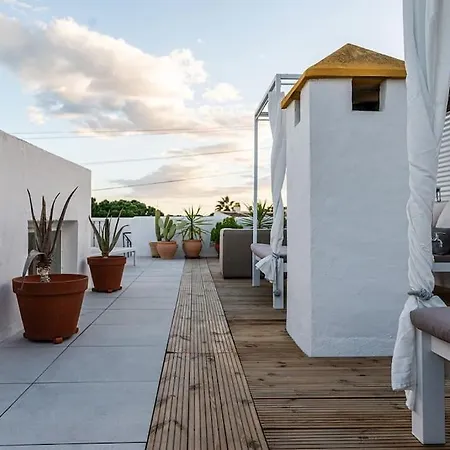Apartment Rooftop Oasis At Ocean Point Calahonda - Just Few Steps Away From The Beach, Restaurants & Shops