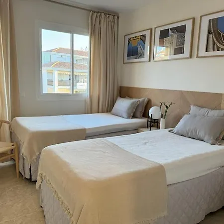 Apartment Rooftop Oasis At Ocean Point Calahonda - Just Few Steps Away From The Beach, Restaurants & Shops Sitio de Calahonda