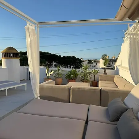 Rooftop Oasis At Ocean Point Calahonda - Just Few Steps Away From The Beach, Restaurants & Shops Apartamento Sitio de Calahonda
